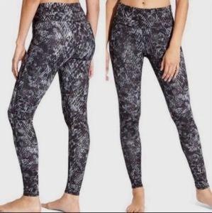 ATHLETA Chaturanga Sz L High Rise Black/Gray Cobra Snake Print Leggings